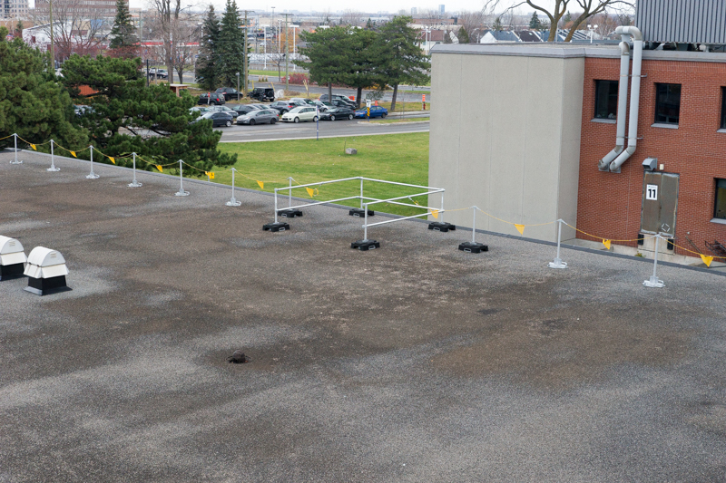 déneigement-de-toiture-garde-corps-LR (5 of 8)