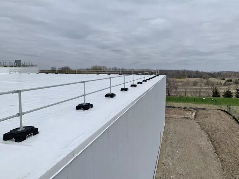 Roof guardrail system Winnipeg